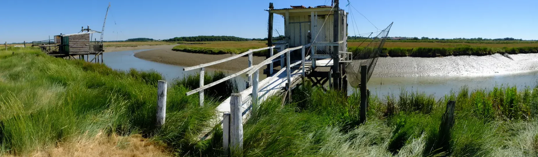 Cabane de pêcheurs traditionnelle sur pilotis près du camping à Saujon en Charente-Maritime